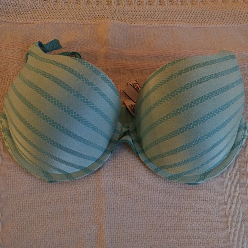 Victoria's secret under-wire 34D